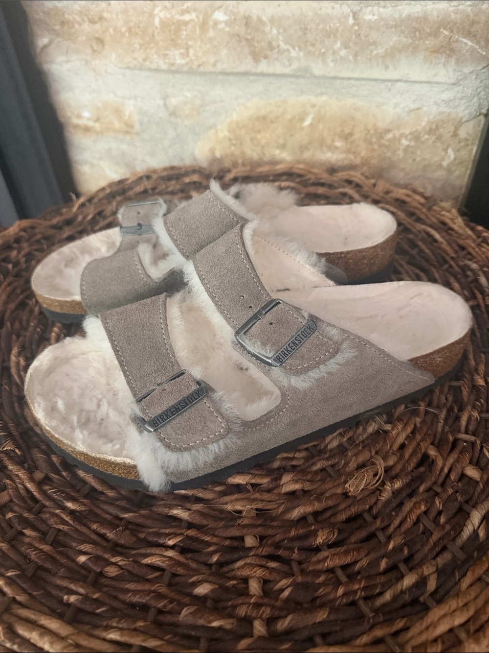 Birkenstocks Arizona Shearling  sandals in stone coin women’s sz 39